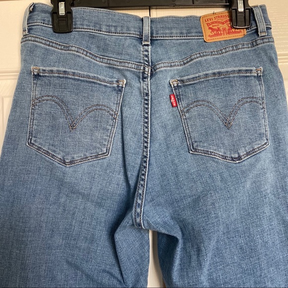 Levi’s Capris - Picture 2 of 5